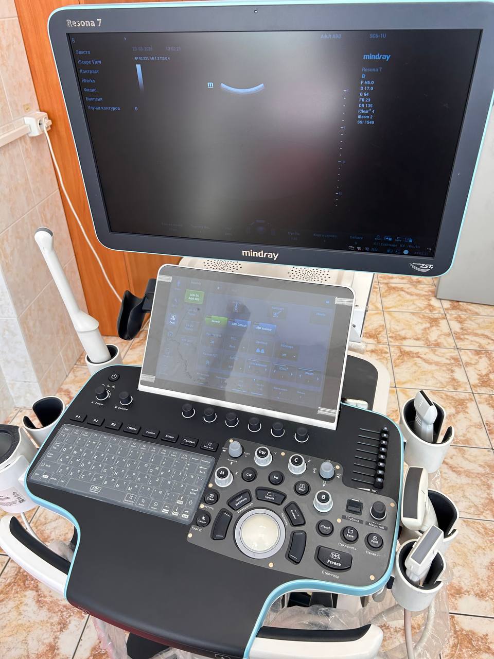 Ремонт Siemens Acuson S2000: устранение зависания при загрузке и артефактов изображения